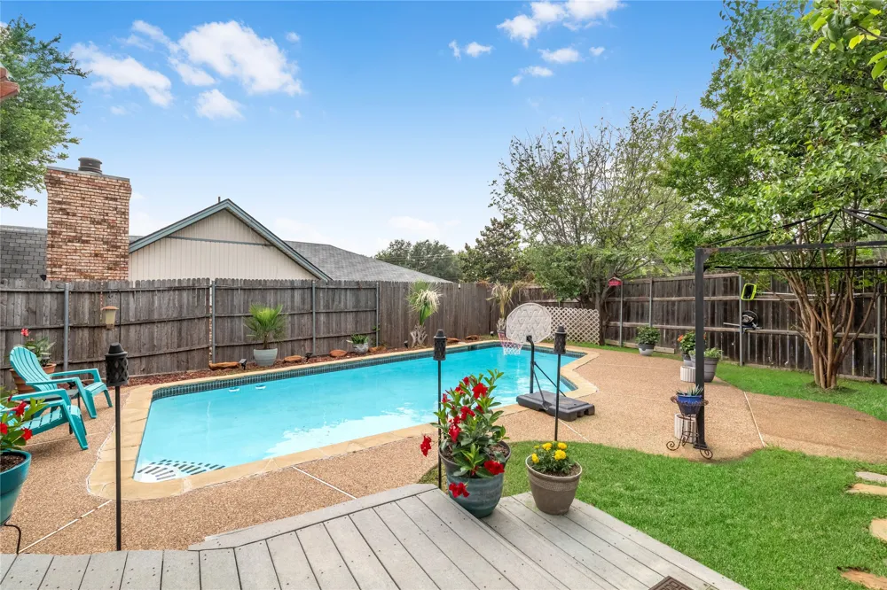 2108 Oakmeadow Place Bedford, TX 76021