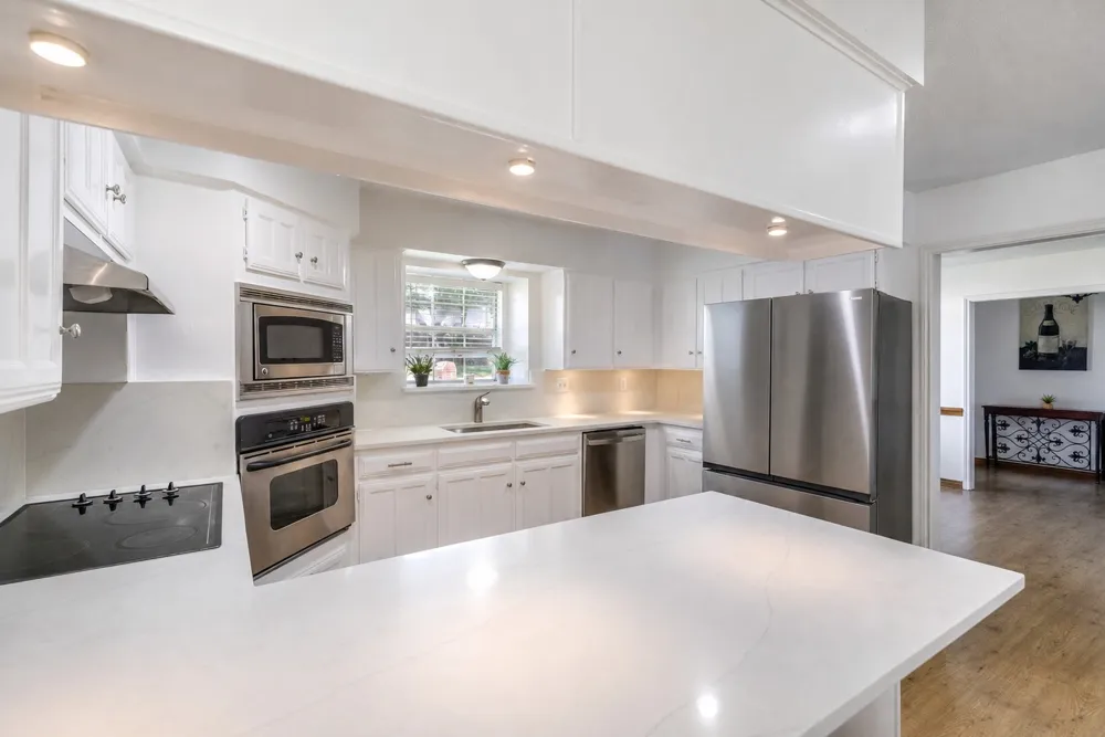 2108 Oakmeadow Place Bedford, TX 76021