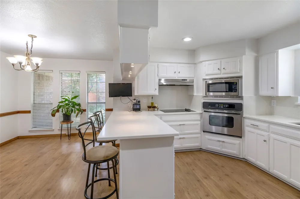 2108 Oakmeadow Place Bedford, TX 76021