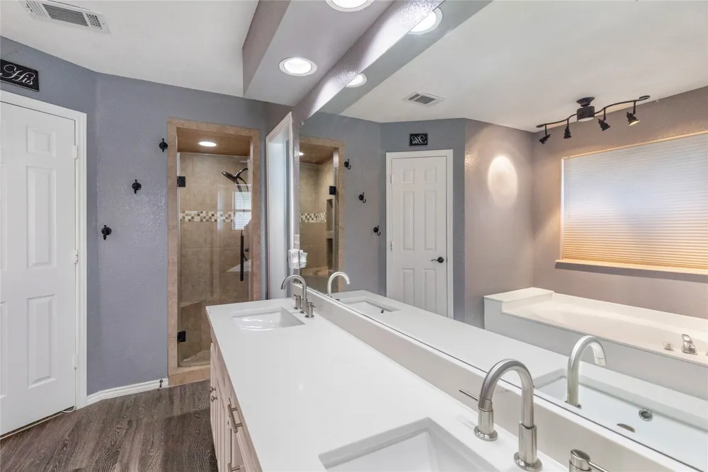 2108 Oakmeadow Place Bedford, TX 76021