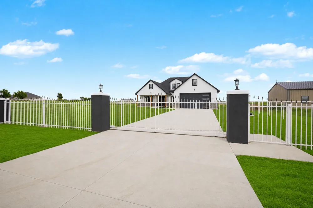 3964 County Road 200 Valley View, TX 76272