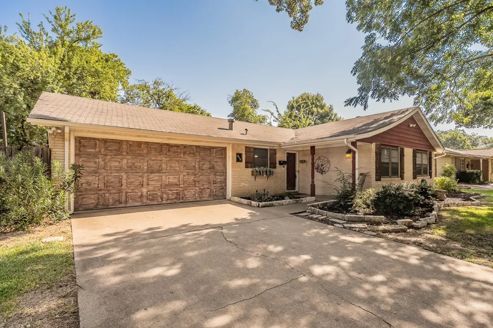 612 Bayless Drive Euless, TX 76040