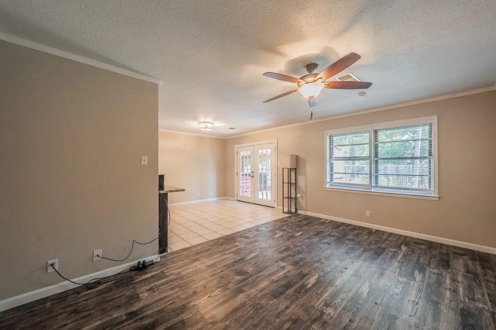 612 Bayless Drive Euless, TX 76040