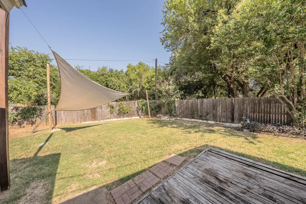 612 Bayless Drive Euless, TX 76040