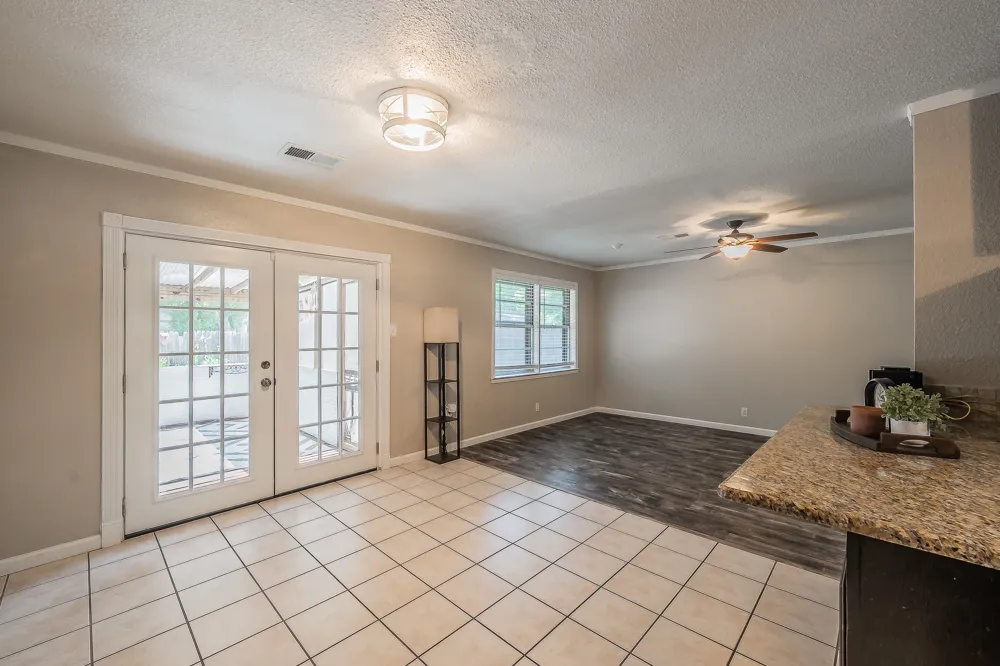 612 Bayless Drive Euless, TX 76040