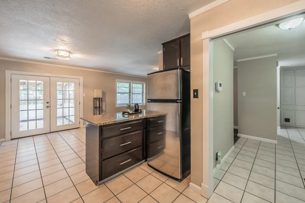 612 Bayless Drive Euless, TX 76040