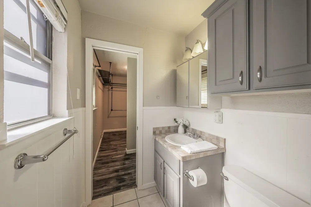 612 Bayless Drive Euless, TX 76040