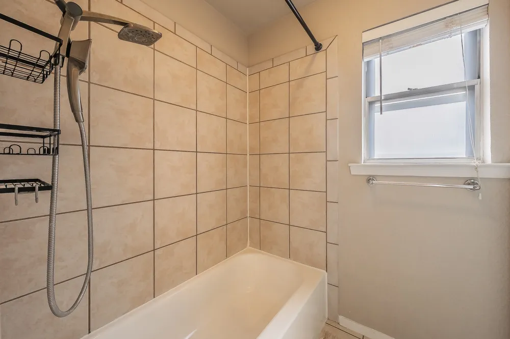 612 Bayless Drive Euless, TX 76040
