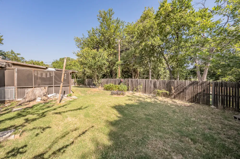 612 Bayless Drive Euless, TX 76040