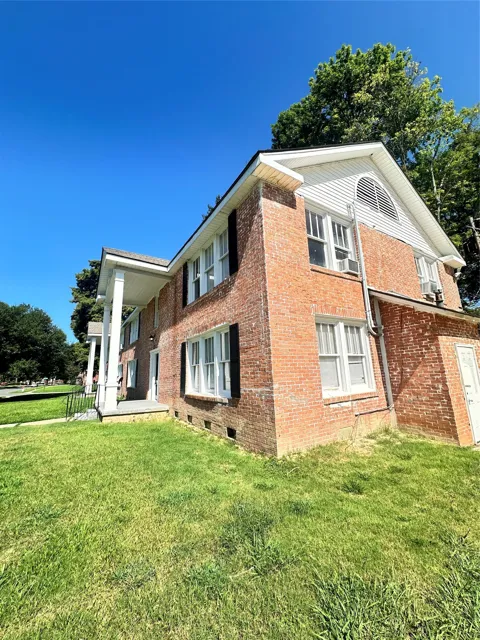 660 Ockley Drive #8