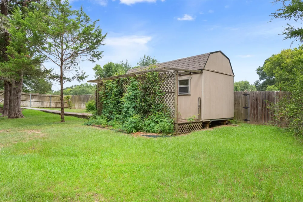 804 Canary Lane Fairfield, TX 75840