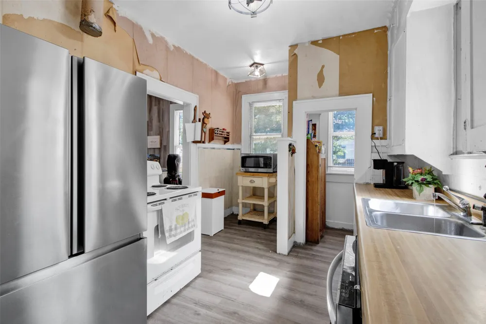 106 College Street Marshall, TX 75670