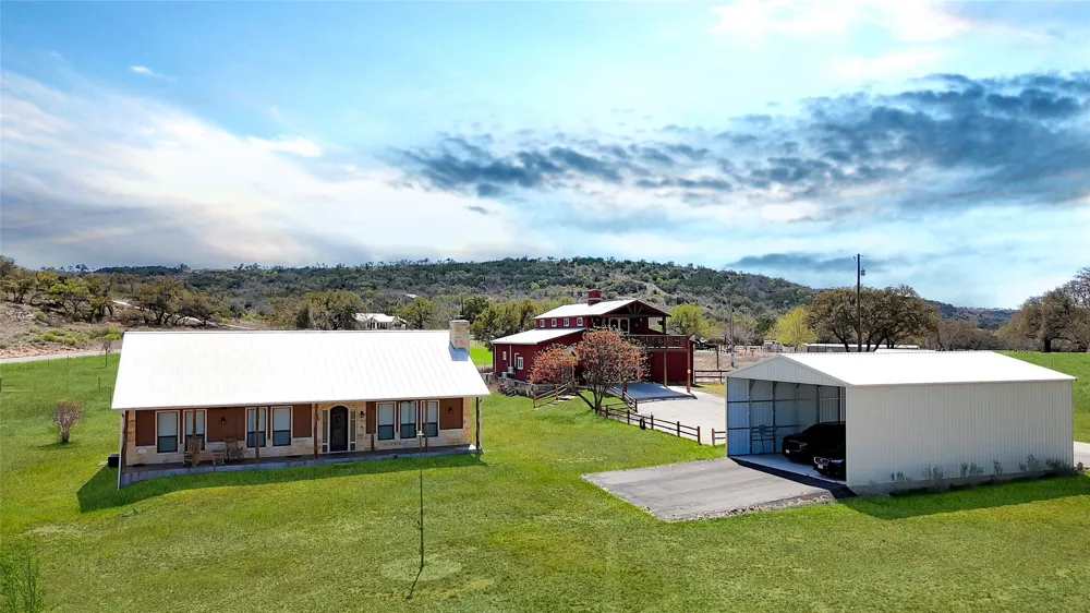 800 Quarter Horse Circle Kingsland, TX 78639