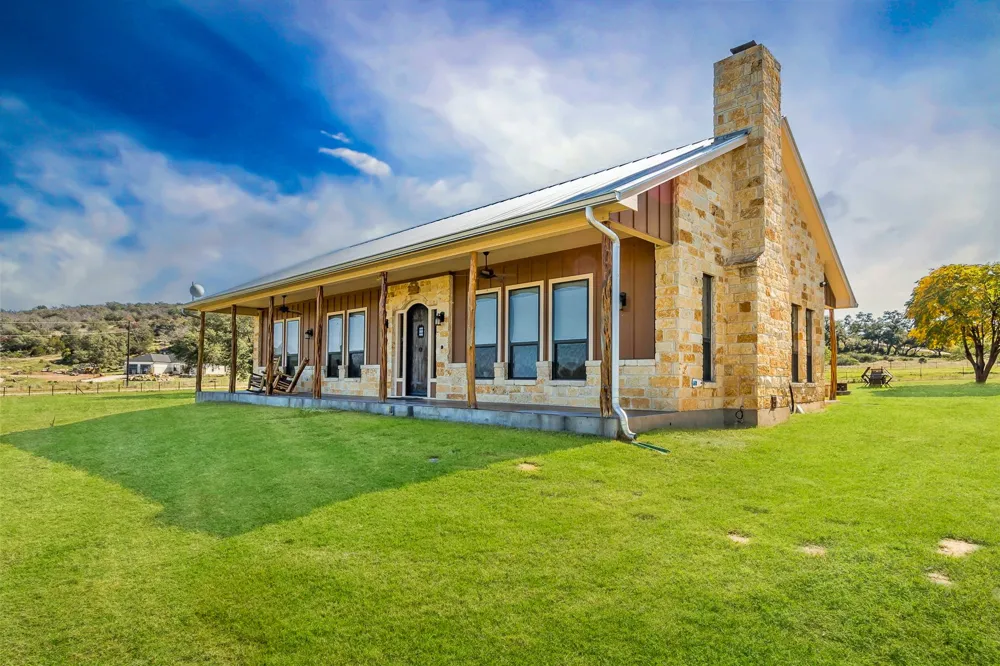 800 Quarter Horse Circle Kingsland, TX 78639