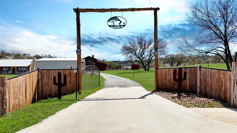 800 Quarter Horse Circle Kingsland, TX 78639