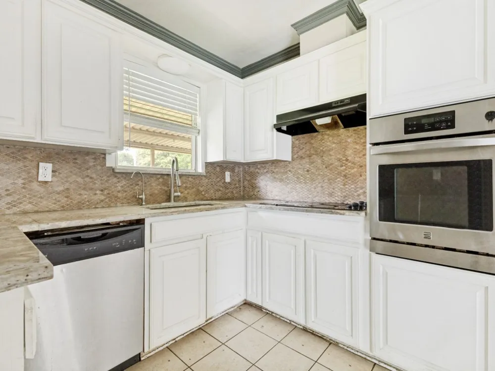325 Walnut Avenue Azle, TX 76020