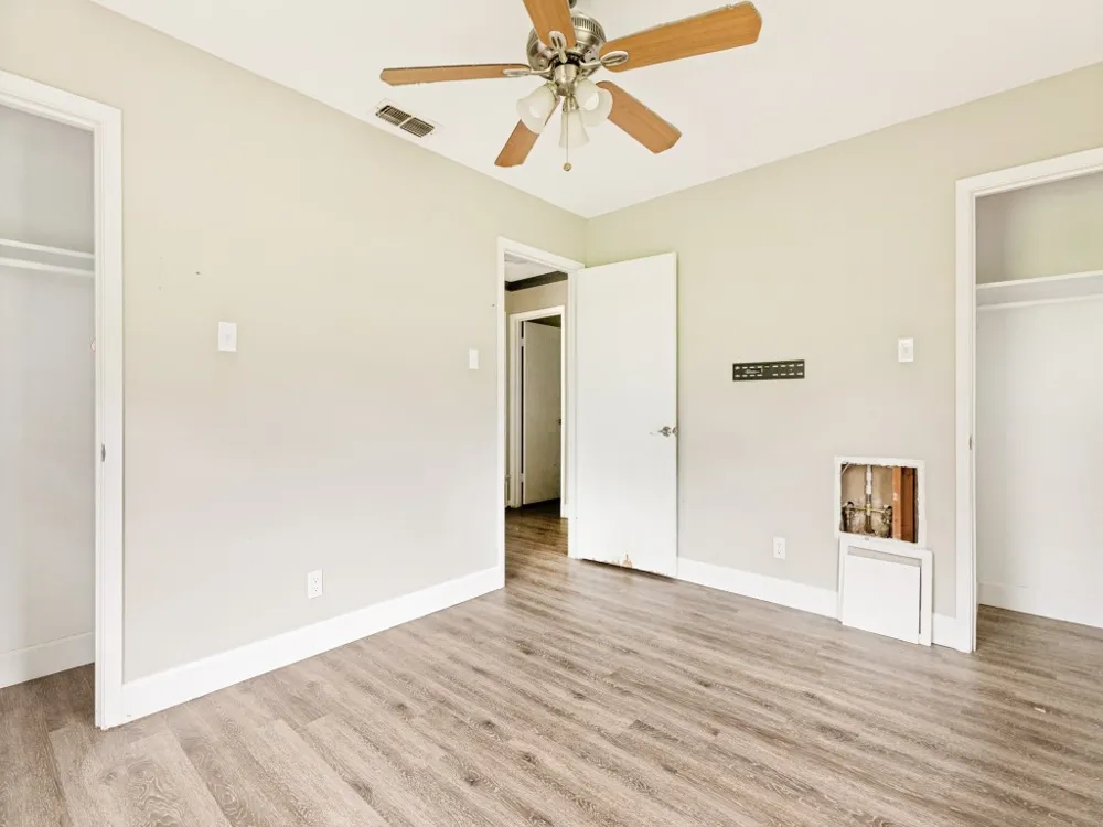 325 Walnut Avenue Azle, TX 76020