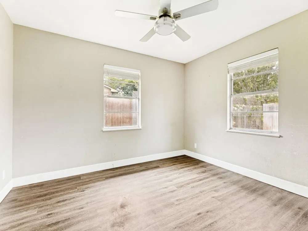 325 Walnut Avenue Azle, TX 76020