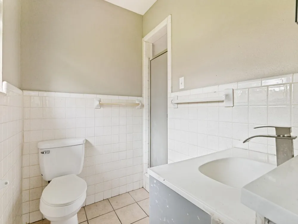 325 Walnut Avenue Azle, TX 76020