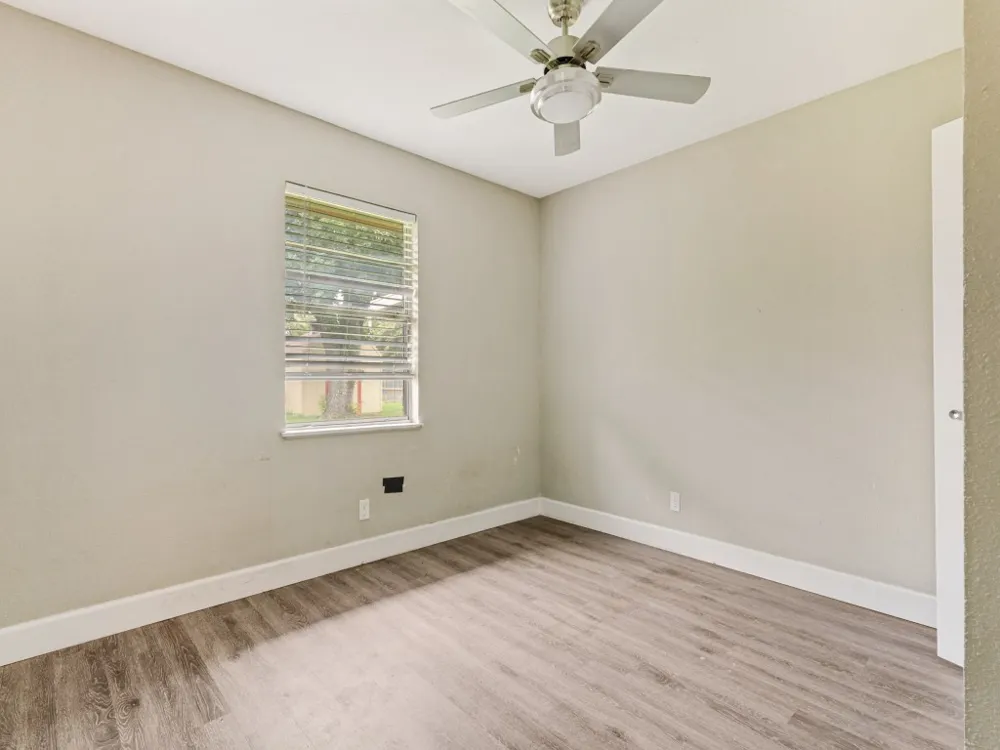 325 Walnut Avenue Azle, TX 76020