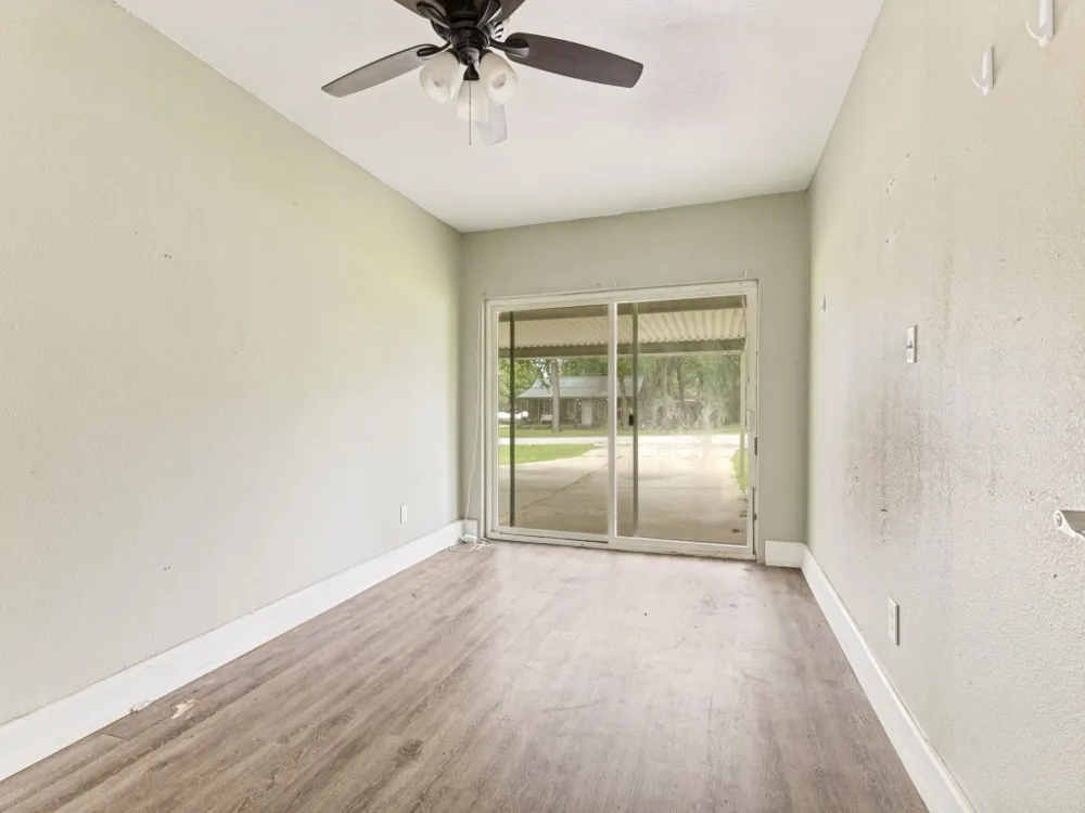 325 Walnut Avenue Azle, TX 76020