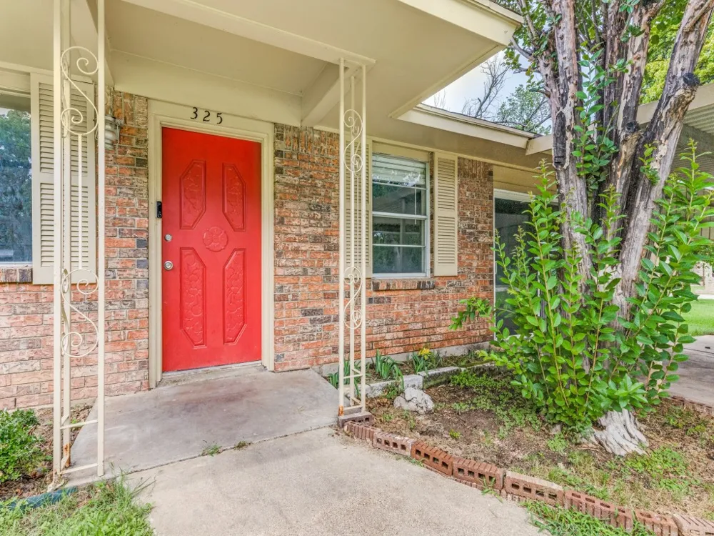 325 Walnut Avenue Azle, TX 76020