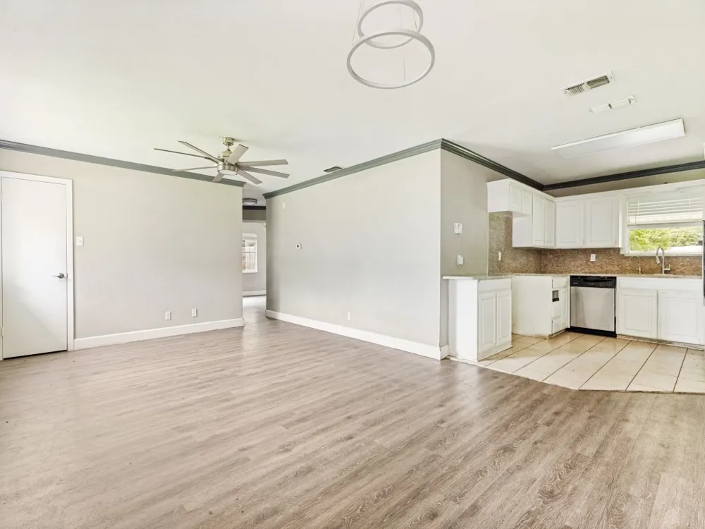 325 Walnut Avenue Azle, TX 76020