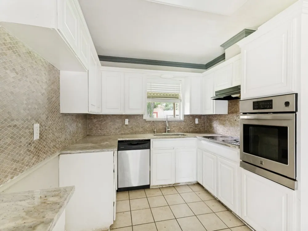 325 Walnut Avenue Azle, TX 76020