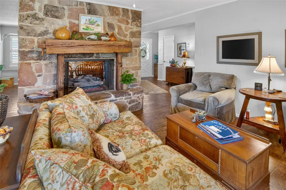 1706 Goodwin Drive Mineral Wells, TX 76067