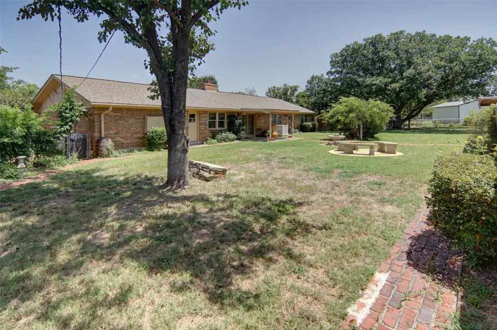 1706 Goodwin Drive Mineral Wells, TX 76067