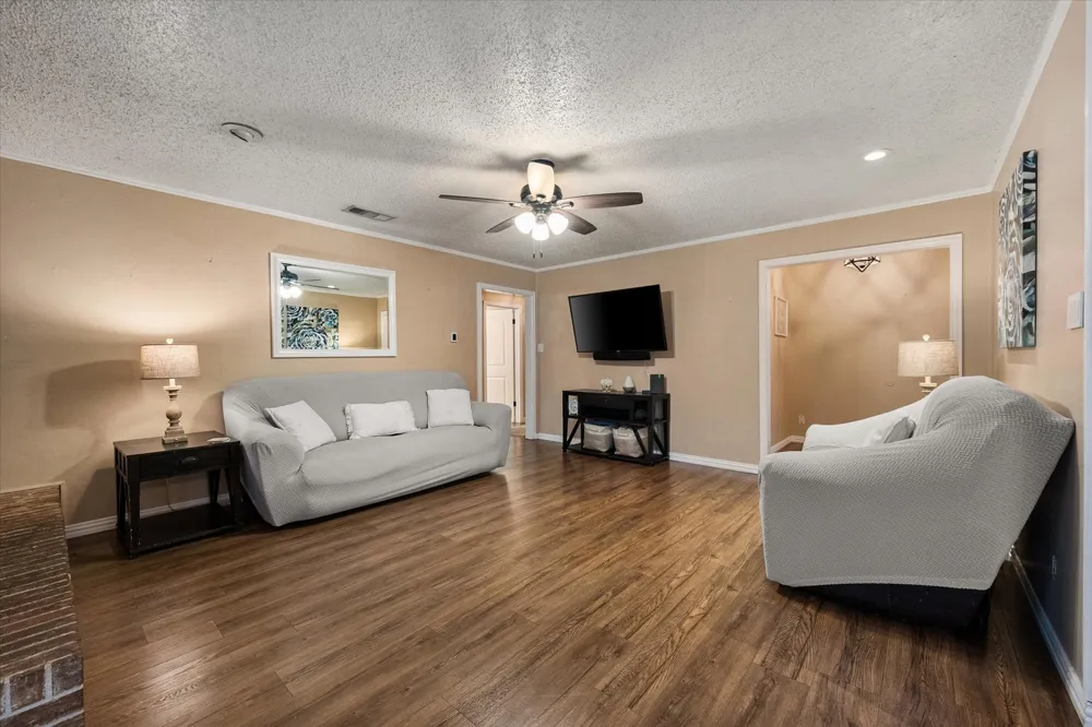 806 Ridgeway Road Joshua, TX 76058