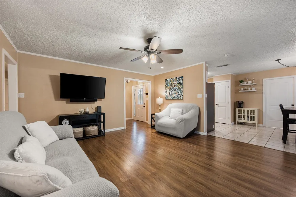 806 Ridgeway Road Joshua, TX 76058