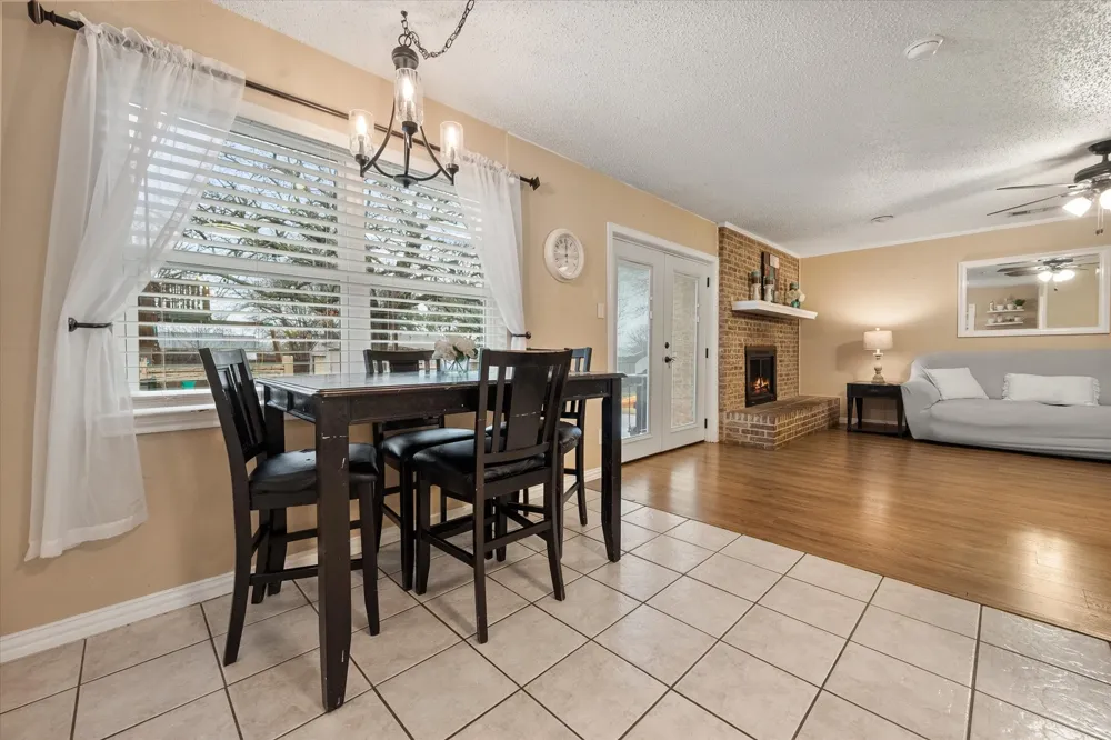 806 Ridgeway Road Joshua, TX 76058