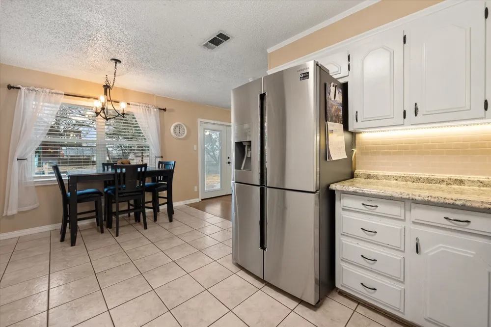 806 Ridgeway Road Joshua, TX 76058