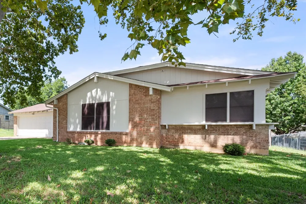 806 Ridgeway Road Joshua, TX 76058