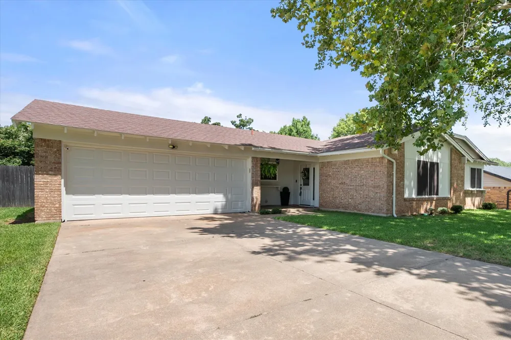 806 Ridgeway Road Joshua, TX 76058