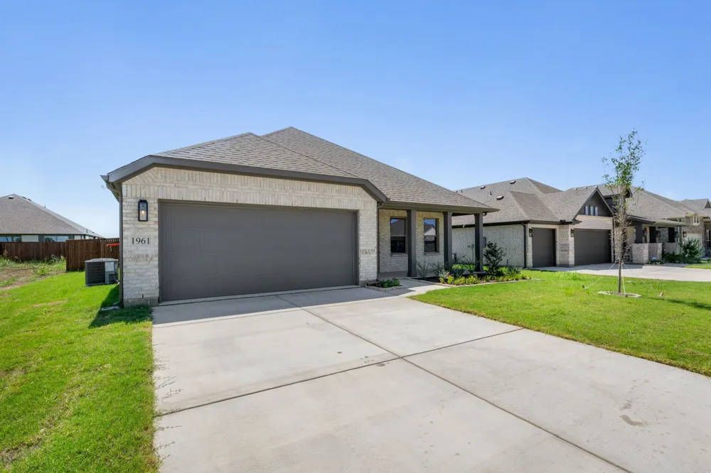 1961 Daybreak Drive Venus, TX 76009