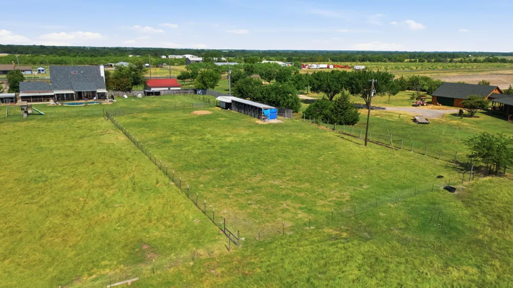 10732 Fm 1385 Pilot Point, TX 76258