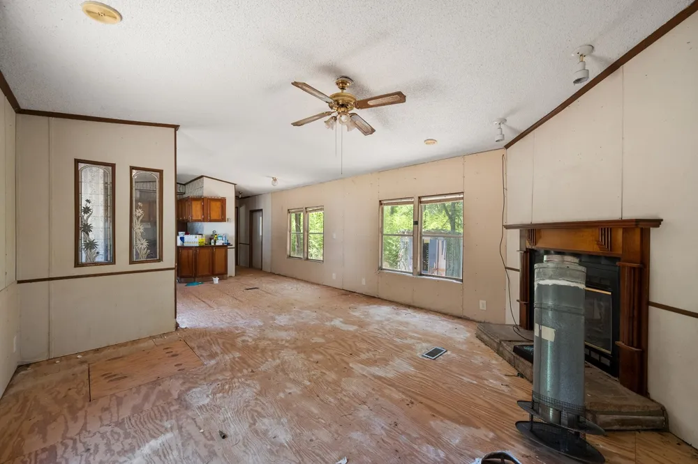 1684 An County Rd 441 Road Palestine, TX 75803