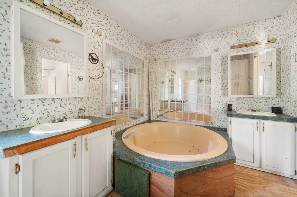 1684 An County Rd 441 Road Palestine, TX 75803