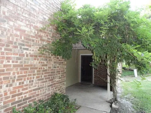 2717 Meadowstone Court