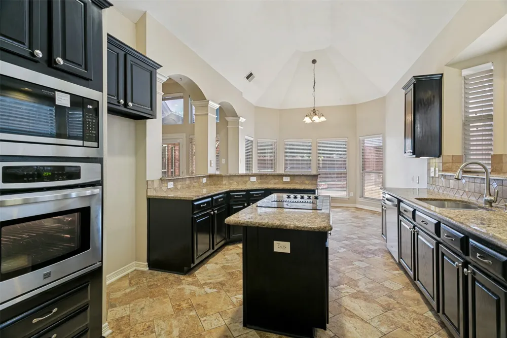 2409 Candlebrook Drive Flower Mound, TX 75028