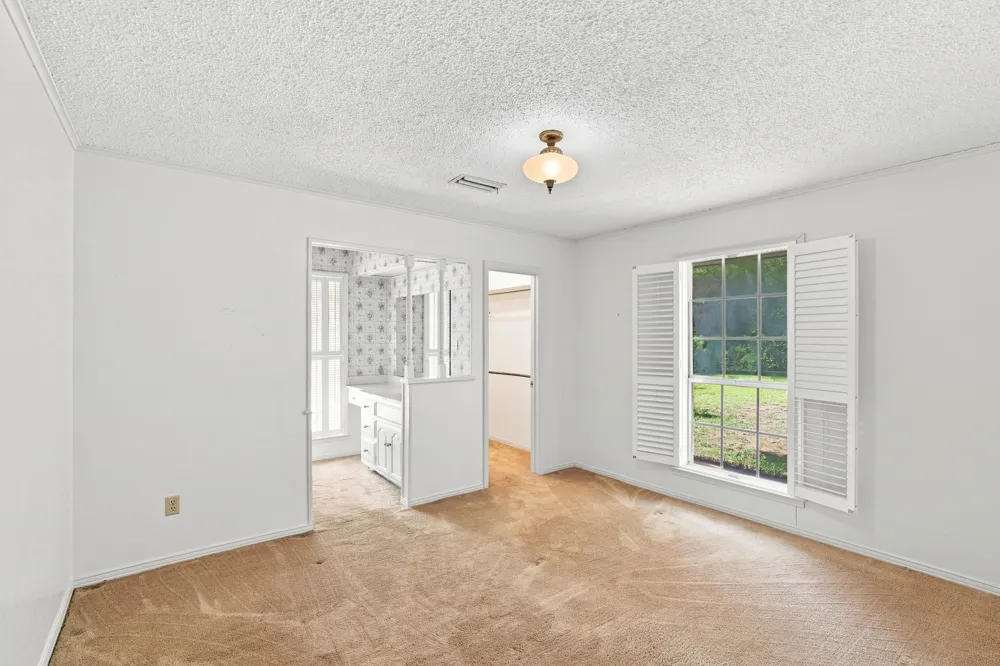 2000 Crisp Road Ennis, TX 75119