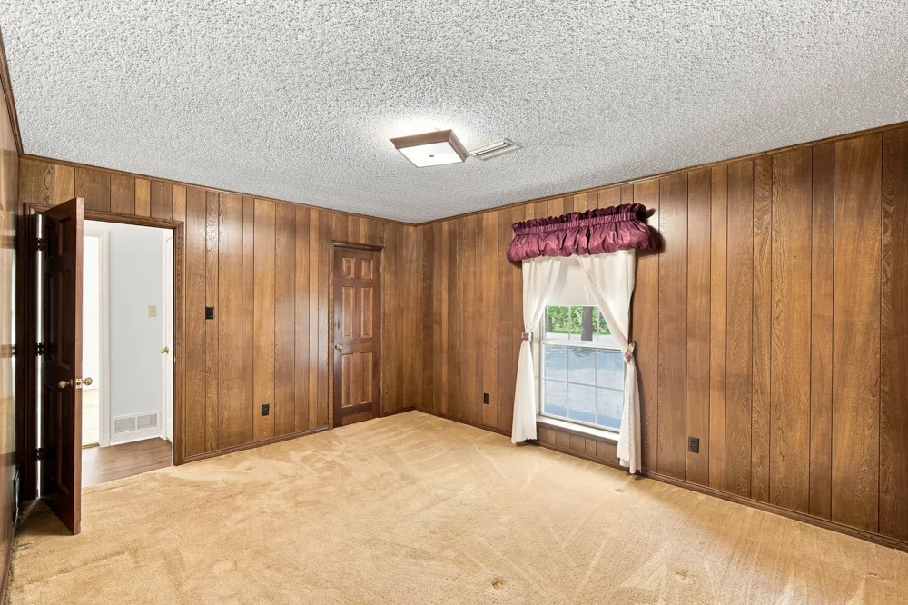 2000 Crisp Road Ennis, TX 75119