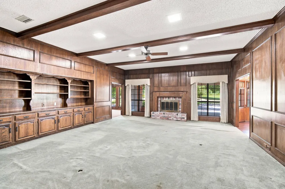 2000 Crisp Road Ennis, TX 75119