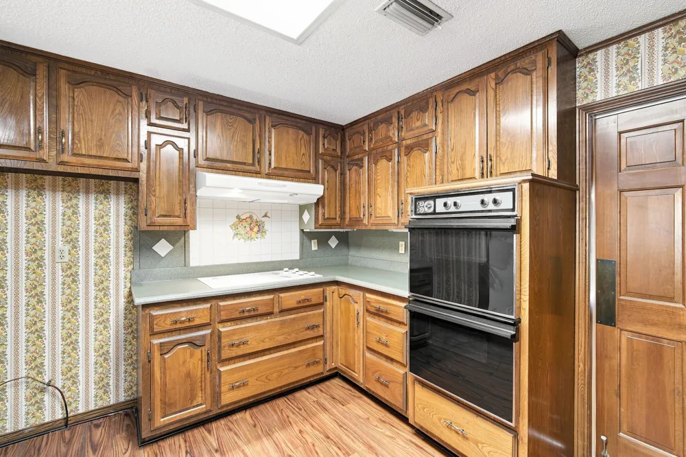 2000 Crisp Road Ennis, TX 75119