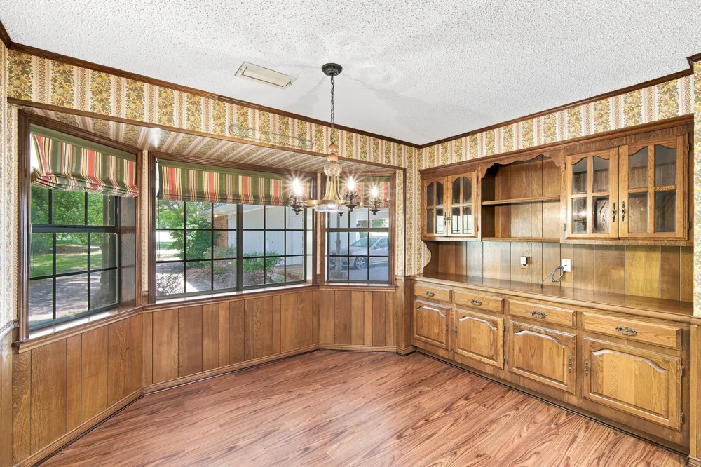 2000 Crisp Road Ennis, TX 75119
