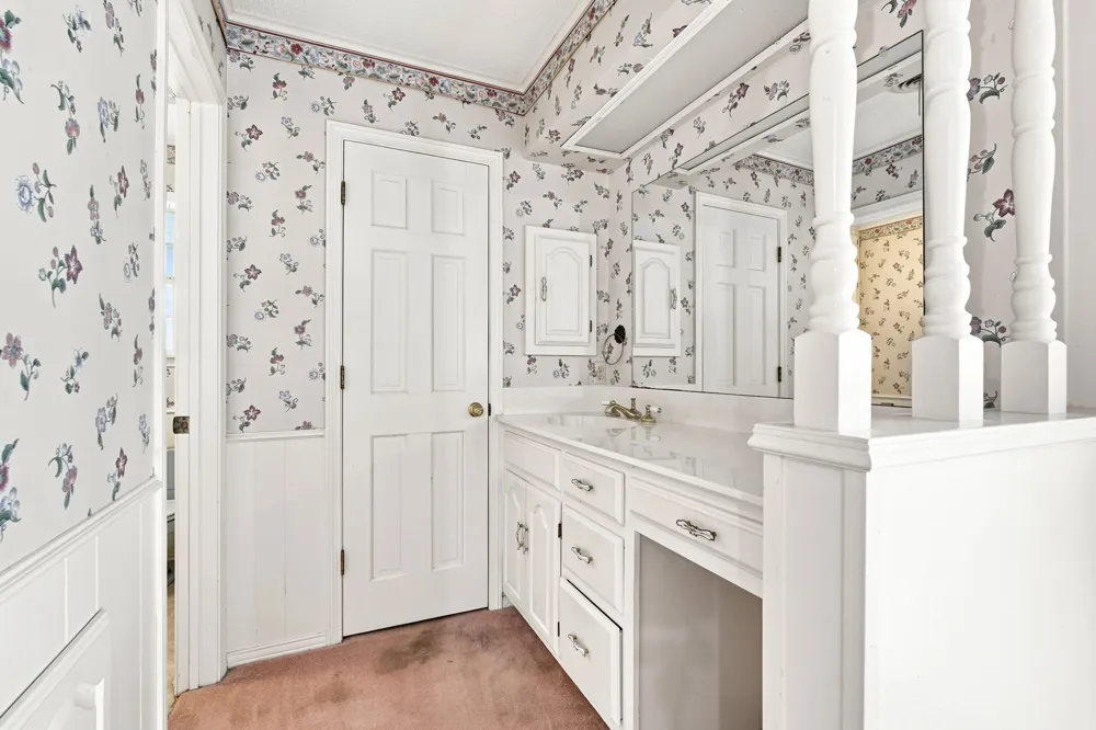 2000 Crisp Road Ennis, TX 75119