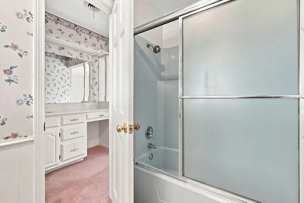 2000 Crisp Road Ennis, TX 75119