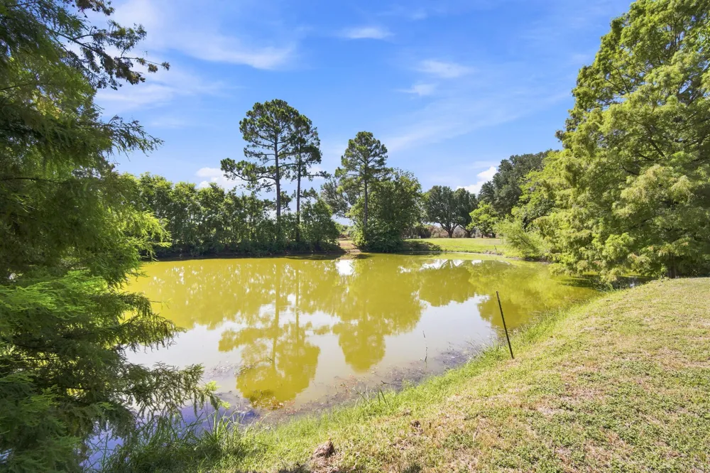 2000 Crisp Road Ennis, TX 75119